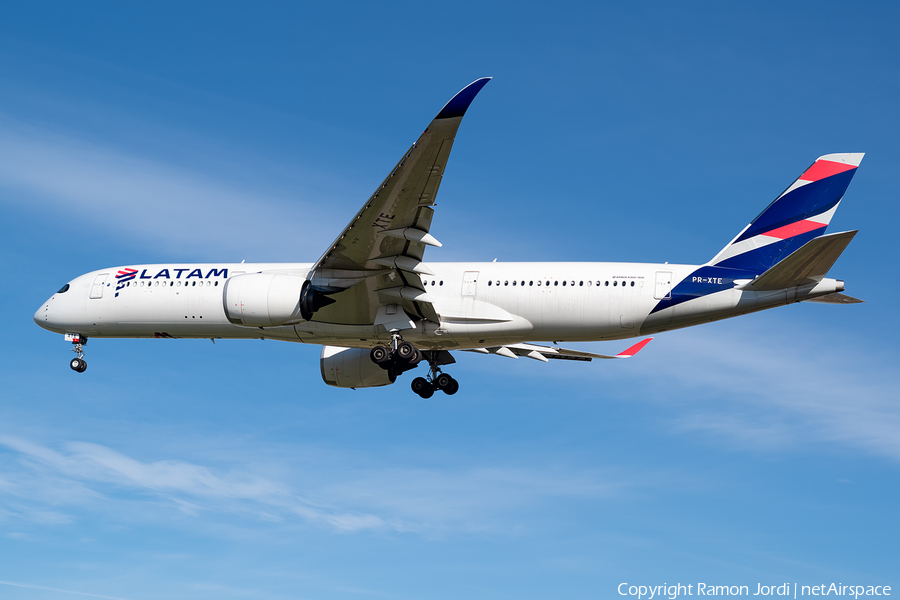 LATAM Airlines Brasil Airbus A350-941 (PR-XTE) | Photo 304563