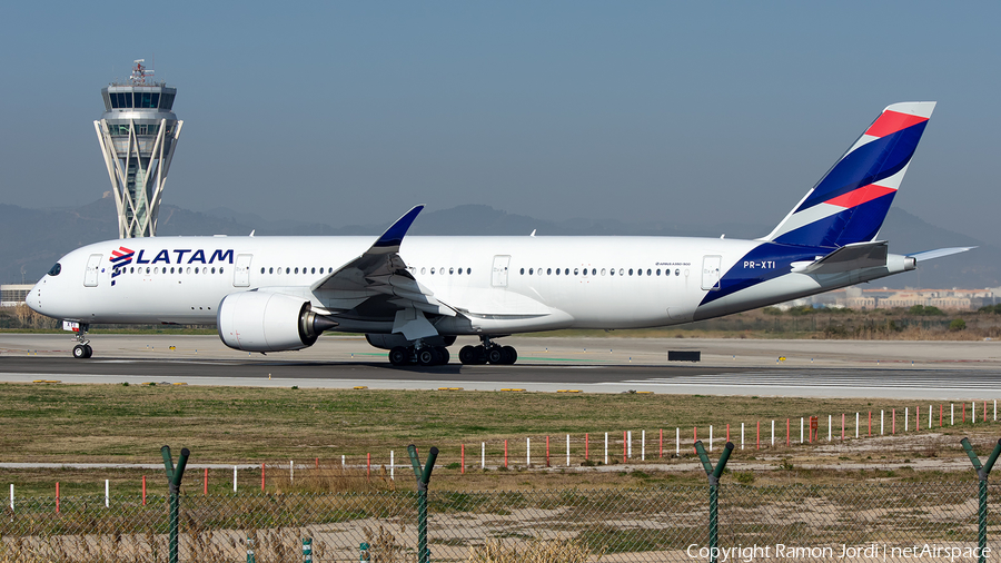 LATAM Airlines Brasil Airbus A350-941 (PR-XTI) | Photo 301089