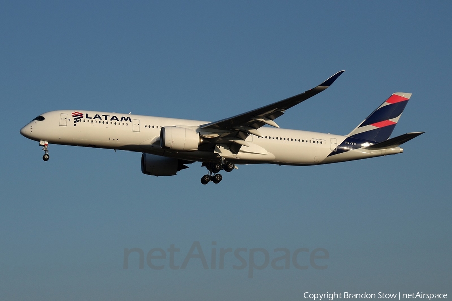 LATAM Airlines Brasil Airbus A350-941 (PR-XTI) | Photo 343772