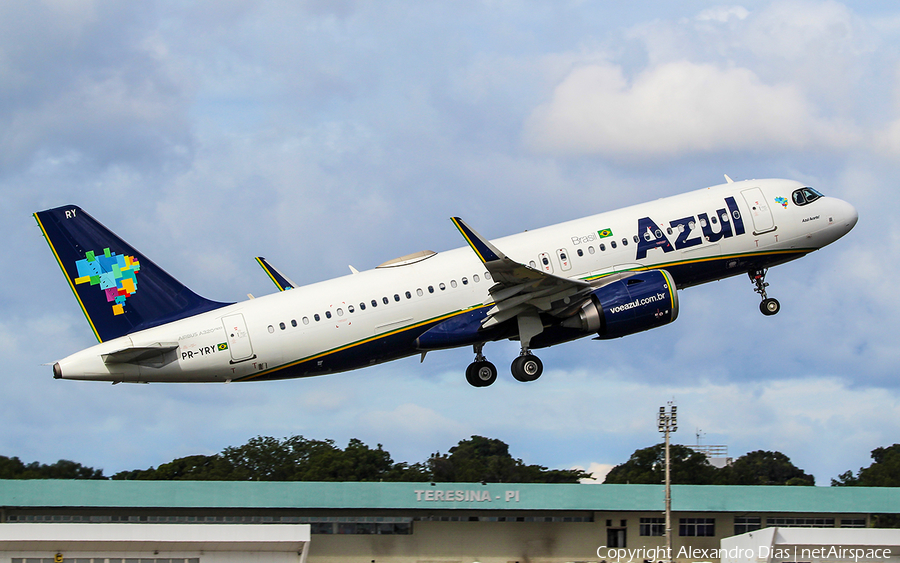 Azul Linhas Aereas Brasileiras Airbus A320-251N (PR-YRY) | Photo 513335