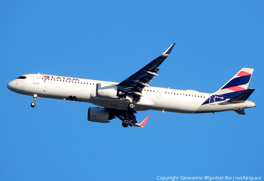 LATAM Airlines Brasil Airbus A321-271NX (PS-LBI) | Photo 681145