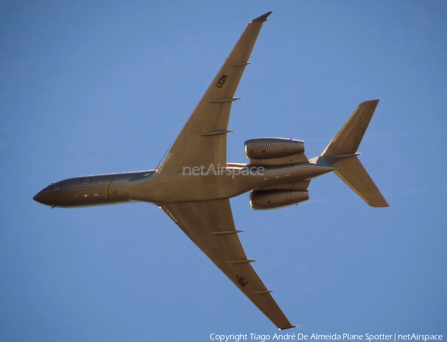 (Private) Bombardier BD-700-1A10 Global 6000 (PS-UQN) | Photo 408666