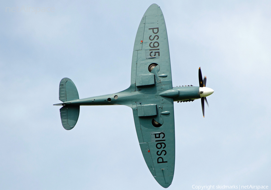 Royal Air Force Supermarine Spitfire PR Mk XIX (PS915) | Photo 21750