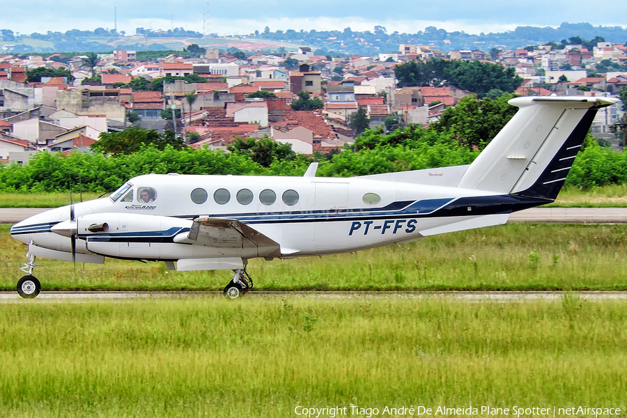 (Private) Beech King Air B200 (PT-FFS) | Photo 556210