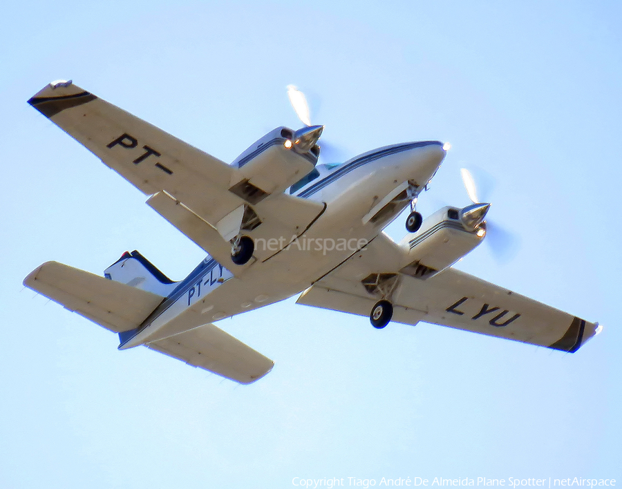 (Private) Beech 58 Baron (PT-LYU) | Photo 522029