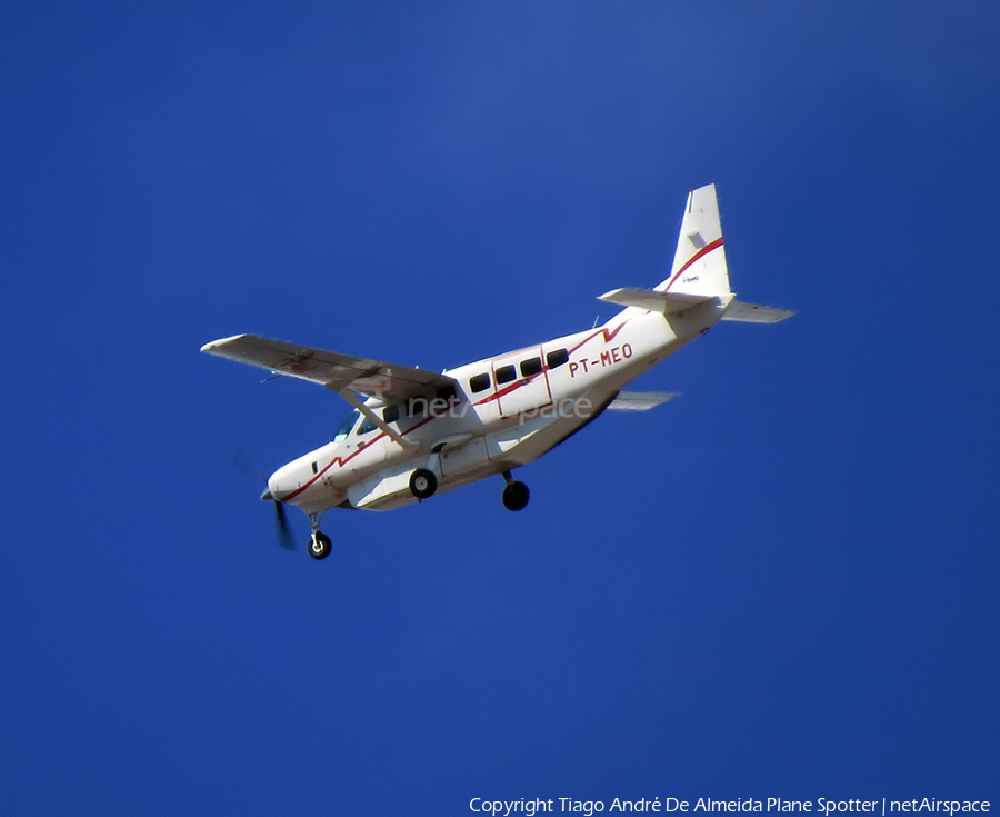 Two Taxi Aéreo Cessna 208B Grand Caravan (PT-MEO) | Photo 334547