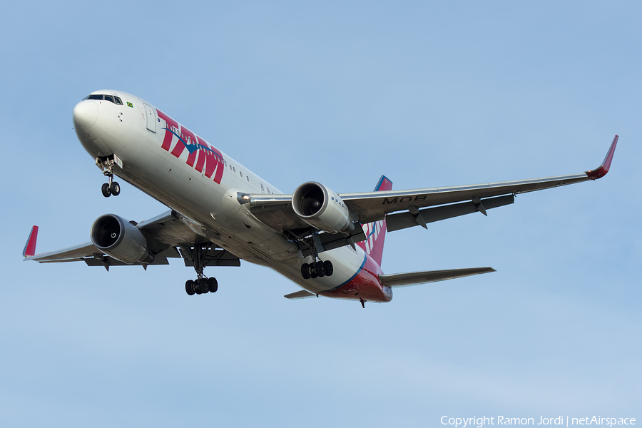 TAM Brazilian Airlines Boeing 767-316(ER) (PT-MOB) | Photo 213481