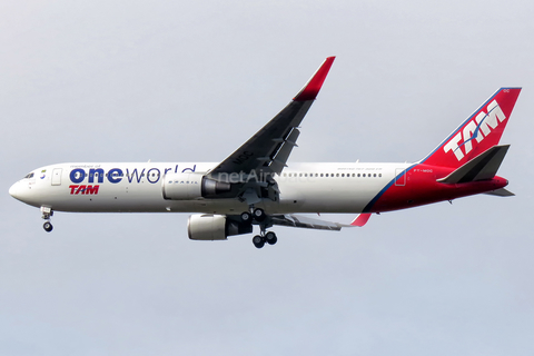 TAM Brazilian Airlines Boeing 767-316(ER) (PT-MOC) at  Sao Paulo - Guarulhos - Andre Franco Montoro (Cumbica), Brazil