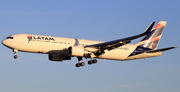 LATAM Airlines Brasil Boeing 767-316(ER) (PT-MOD) at  Barcelona - El Prat, Spain