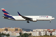LATAM Airlines Brasil Boeing 767-316(ER) (PT-MOD) at  Lisbon - Portela, Portugal