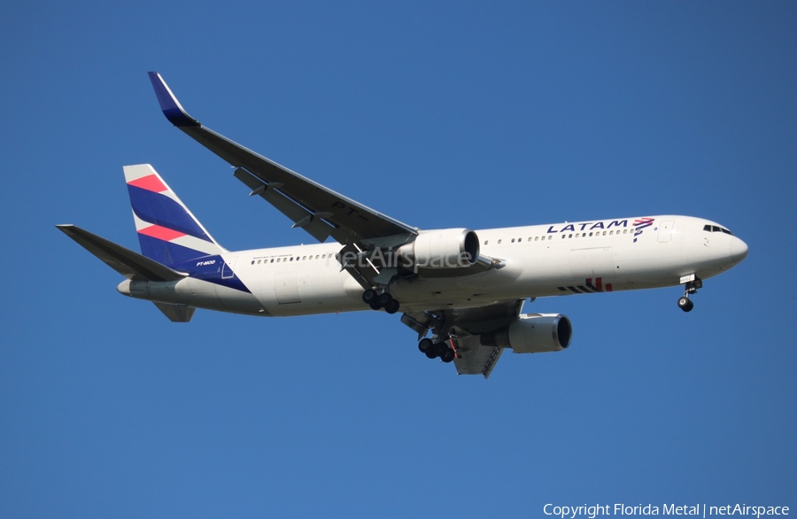 LATAM Airlines Brasil Boeing 767-316(ER) (PT-MOD) | Photo 407596