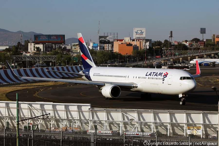 LATAM Airlines Brasil Boeing 767-316(ER) (PT-MOD) | Photo 476227