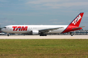TAM Brazilian Airlines Boeing 767-33A(ER) (PT-MSR) at  Miami - International, United States