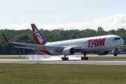 LATAM Airlines Brasil Boeing 767-316(ER) (PT-MSS) at  Rio De Janeiro - Galeao - Antonio Carlos Jobim International, Brazil