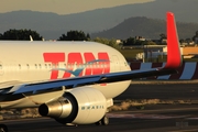 LATAM Airlines Brasil Boeing 767-316(ER) (PT-MSS) at  Mexico City - Lic. Benito Juarez International, Mexico