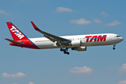 TAM Brazilian Airlines Boeing 767-316(ER) (PT-MSX) at  London - Heathrow, United Kingdom