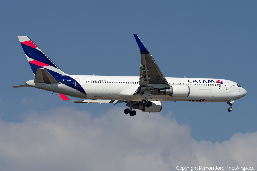 LATAM Airlines Brasil Boeing 767-316(ER) (PT-MSY) | Photo 149333