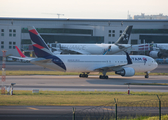 LATAM Airlines Brasil Boeing 767-316(ER) (PT-MSY) at  Lisbon - Portela, Portugal