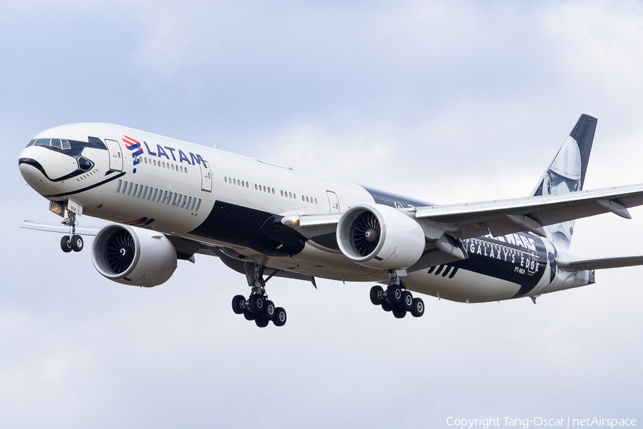 LATAM Airlines Brasil Boeing 777-32W(ER) (PT-MUA) | Photo 499510