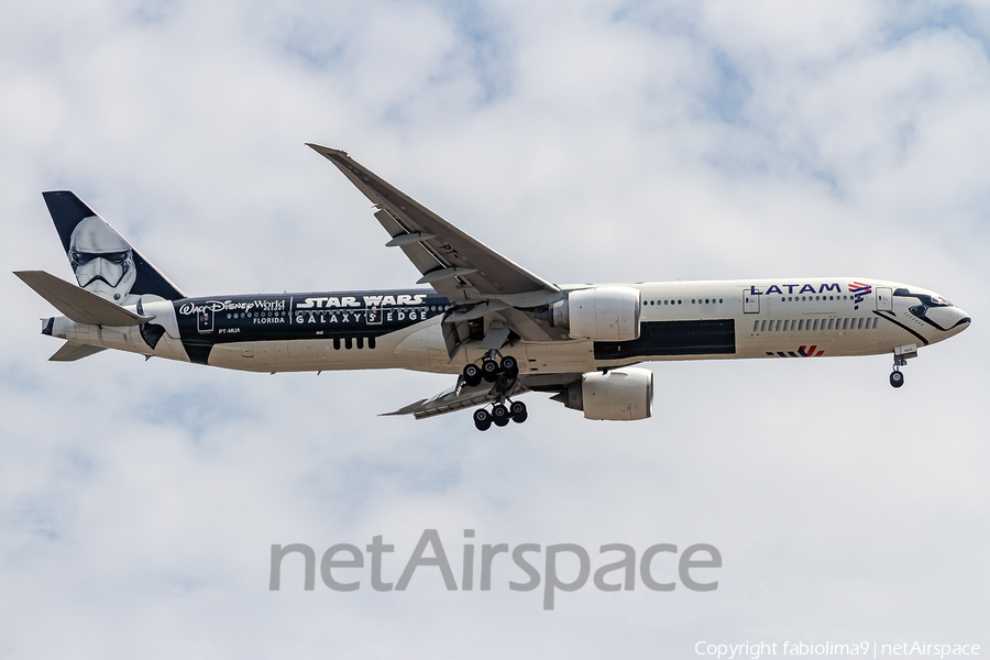 LATAM Airlines Brasil Boeing 777-32W(ER) (PT-MUA) | Photo 559668