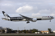 LATAM Airlines Brasil Boeing 777-32W(ER) (PT-MUA) at  Miami - International, United States