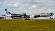 LATAM Airlines Brasil Boeing 777-32W(ER) (PT-MUA) at  Miami - International, United States