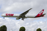 TAM Brazilian Airlines Boeing 777-32W(ER) (PT-MUA) at  London - Heathrow, United Kingdom