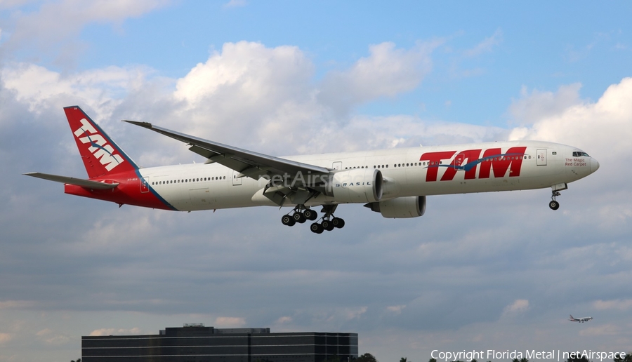 TAM Brazilian Airlines Boeing 777-32W(ER) (PT-MUA) | Photo 306875