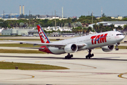 TAM Brazilian Airlines Boeing 777-32W(ER) (PT-MUA) at  Miami - International, United States