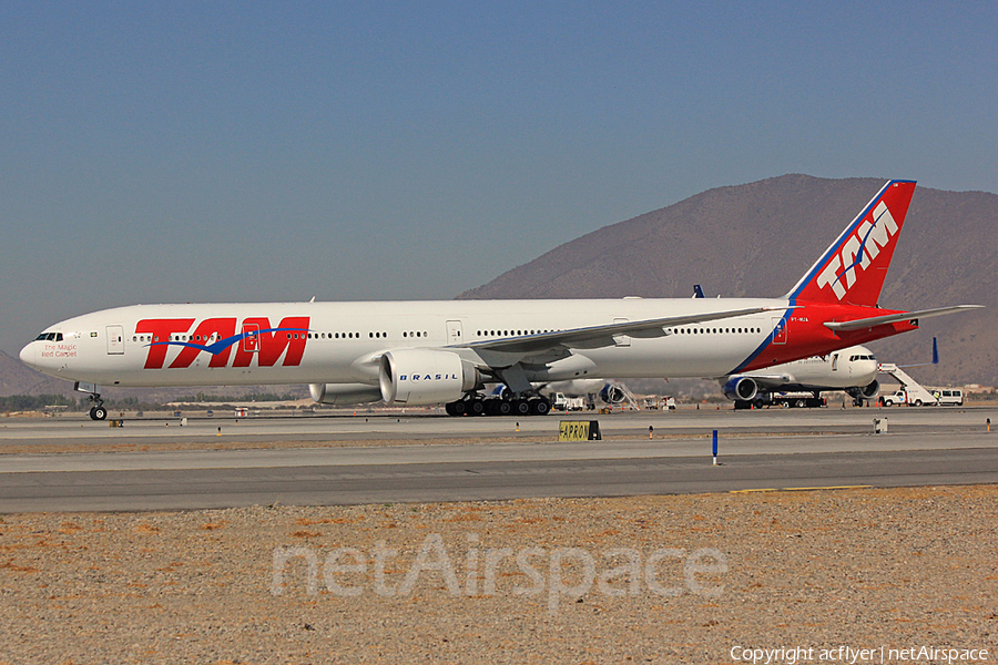 TAM Brazilian Airlines Boeing 777-32W(ER) (PT-MUA) | Photo 158986