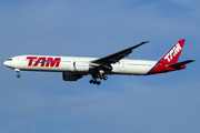 TAM Brazilian Airlines Boeing 777-32W(ER) (PT-MUB) at  London - Heathrow, United Kingdom