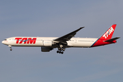 TAM Brazilian Airlines Boeing 777-32W(ER) (PT-MUB) at  London - Heathrow, United Kingdom