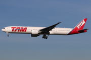 TAM Brazilian Airlines Boeing 777-32W(ER) (PT-MUC) at  London - Heathrow, United Kingdom