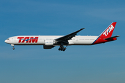 TAM Brazilian Airlines Boeing 777-32W(ER) (PT-MUC) at  London - Heathrow, United Kingdom
