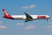 TAM Brazilian Airlines Boeing 777-32W(ER) (PT-MUC) at  London - Heathrow, United Kingdom