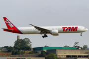 TAM Brazilian Airlines Boeing 777-32W(ER) (PT-MUD) at  Sao Paulo - Guarulhos - Andre Franco Montoro (Cumbica), Brazil