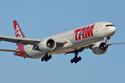 TAM Brazilian Airlines Boeing 777-32W(ER) (PT-MUD) at  Sao Paulo - Guarulhos - Andre Franco Montoro (Cumbica), Brazil