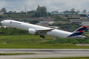 TAM Brazilian Airlines Boeing 777-32W(ER) (PT-MUD) at  Sao Paulo - Guarulhos - Andre Franco Montoro (Cumbica), Brazil