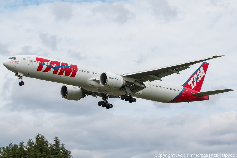 TAM Brazilian Airlines Boeing 777-32W(ER) (PT-MUD) | Photo 228166