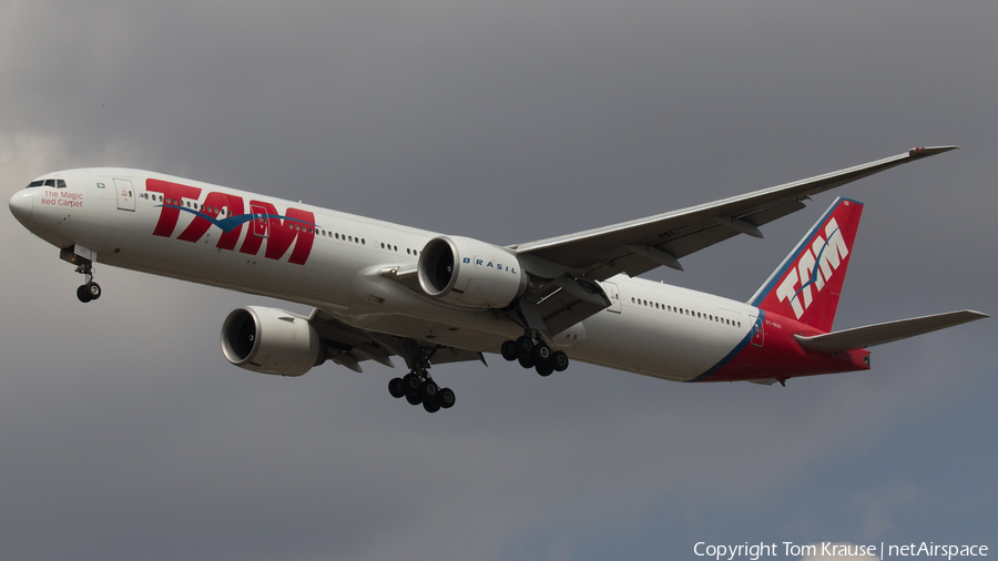 TAM Brazilian Airlines Boeing 777-32W(ER) (PT-MUD) | Photo 328165