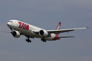 TAM Brazilian Airlines Boeing 777-32W(ER) (PT-MUD) at  London - Heathrow, United Kingdom