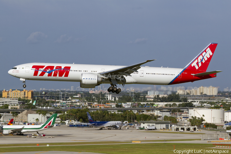 TAM Brazilian Airlines Boeing 777-32W(ER) (PT-MUD) | Photo 268316