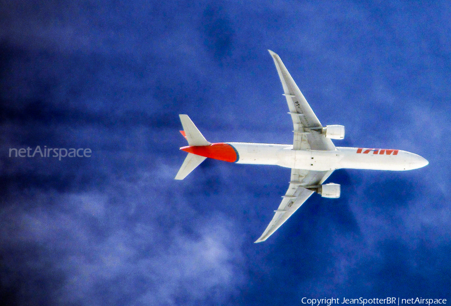 TAM Brazilian Airlines Boeing 777-32W(ER) (PT-MUD) | Photo 335980