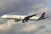 LATAM Airlines Brasil Boeing 777-32W(ER) (PT-MUE) at  Frankfurt am Main, Germany