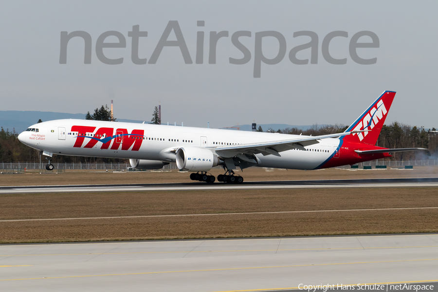 TAM Brazilian Airlines Boeing 777-32W(ER) (PT-MUE) | Photo 116785