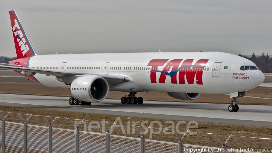 TAM Brazilian Airlines Boeing 777-32W(ER) (PT-MUE) | Photo 227824