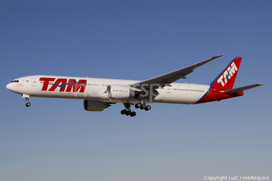 TAM Brazilian Airlines Boeing 777-32W(ER) (PT-MUE) | Photo 21874