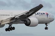 LATAM Airlines Brasil Boeing 777-32W(ER) (PT-MUF) at  Miami - International, United States