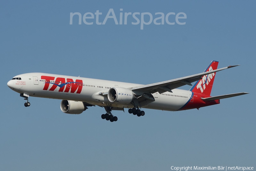 TAM Brazilian Airlines Boeing 777-32W(ER) (PT-MUF) | Photo 125756
