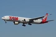 TAM Brazilian Airlines Boeing 777-32W(ER) (PT-MUF) at  Frankfurt am Main, Germany